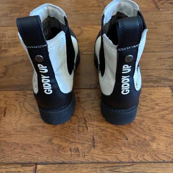 Ariat x Milton Menasco Giddy Up White & Black Lug Sole Chelsea Boots Shop White Womens Ariat Wexford Lug Milton Menasco Round Toe  main image 4